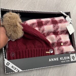 Anne Klein Maroon and Pink Knit Hat and Scarf Set